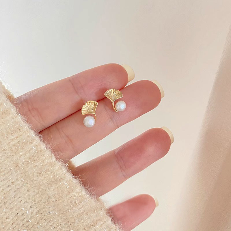 Beautiful Pearl Earring with Unique Style