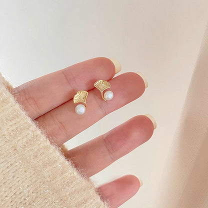Beautiful Pearl Earring with Unique Style