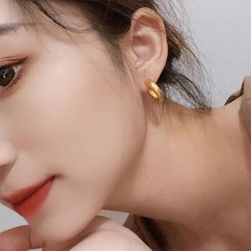 Stunning Gold Earring for Daily Wear