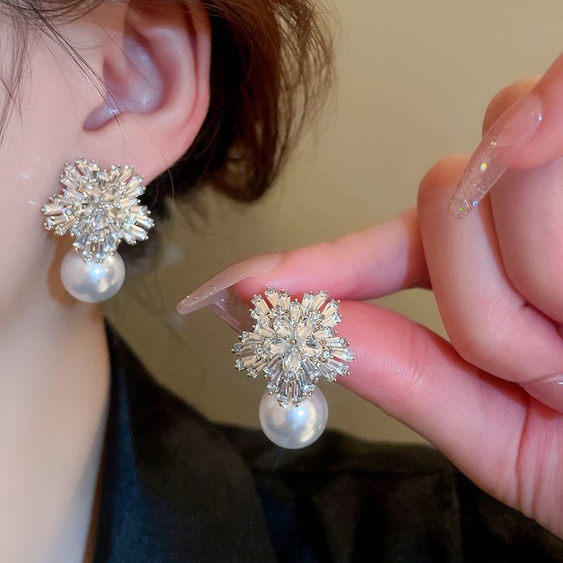 Beautiful Pearl Earring with Unique Style