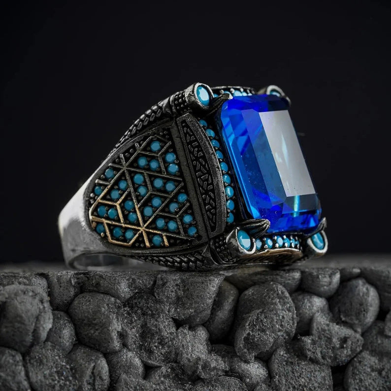 Classic Silver Ring with Timeless Appeal