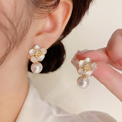 Beautiful Pearl Earring with Unique Style