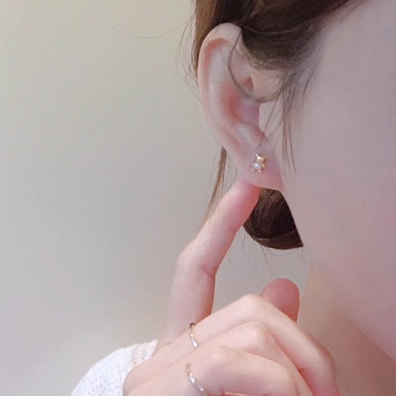 Beautiful Pearl Earring with Unique Style