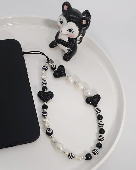 Classic Pearl Piece with Timeless Appeal