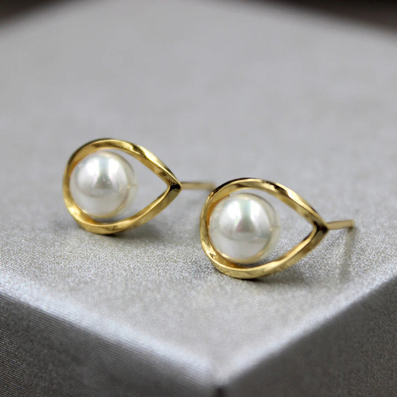 Charming Pearl Earring for Any Occasion