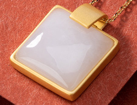 Beautiful Gold Necklace with Unique Style