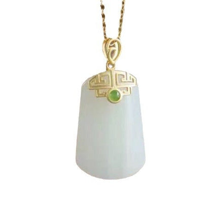 Classic Silver Necklace with Timeless Appeal