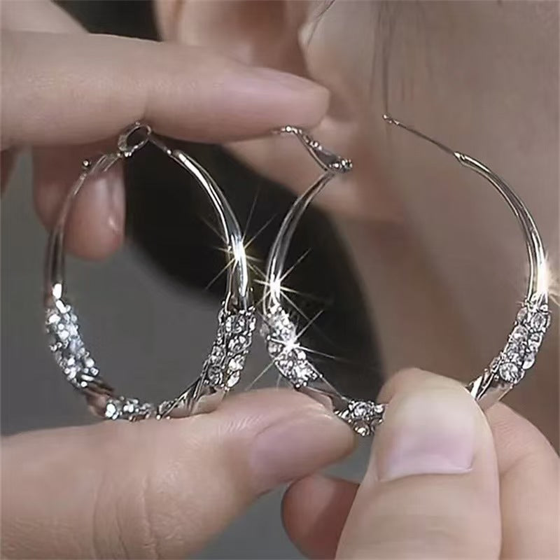 Beautiful Silver Earring with Unique Style