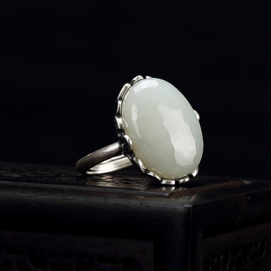 Classic Silver Ring with Timeless Appeal