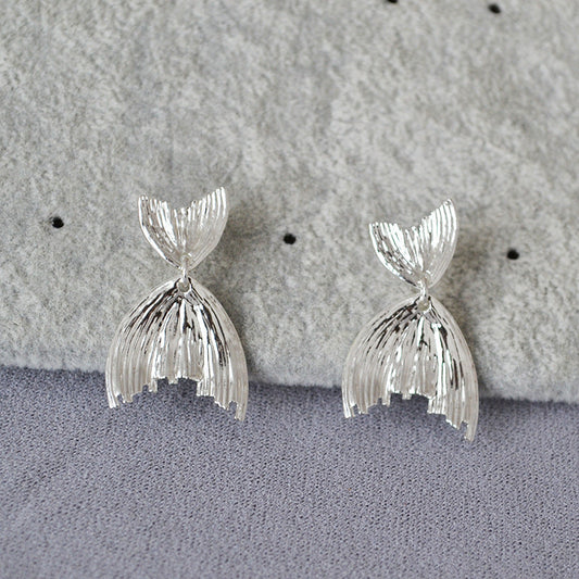 Delicate Artisan Gold Earring