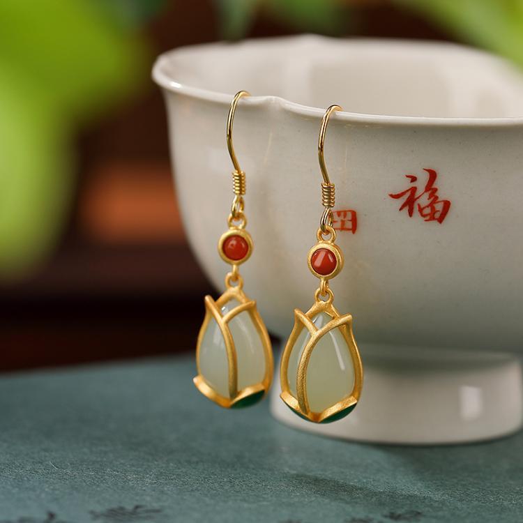 Beautiful Gold Set with Unique Style