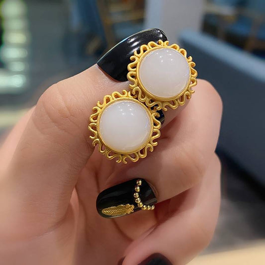 Romantic Gold Earring for Special Moments