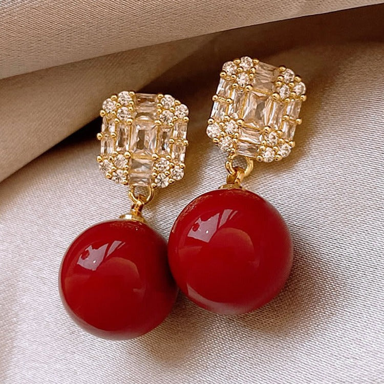 Romantic Pearl Earring for Special Moments