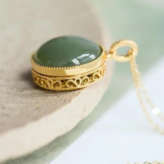 Beautiful Gold Necklace with Unique Style