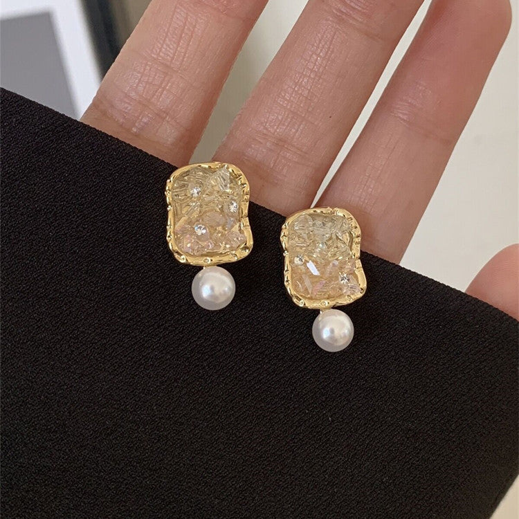 Beautiful Pearl Earring with Unique Style