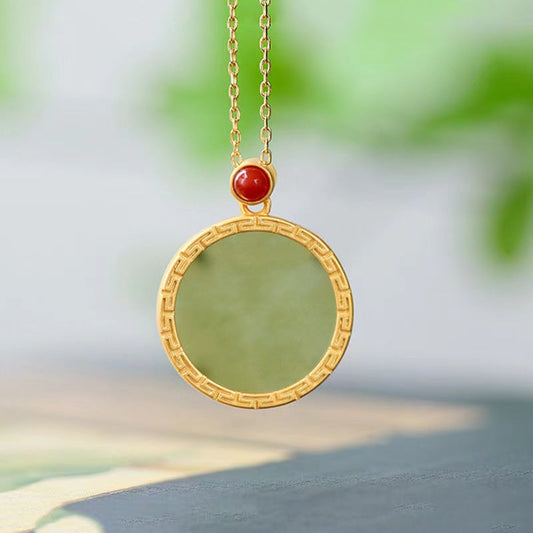 Charming Silver Necklace for Any Occasion