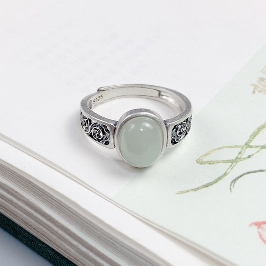 Classic Silver Ring with Timeless Appeal