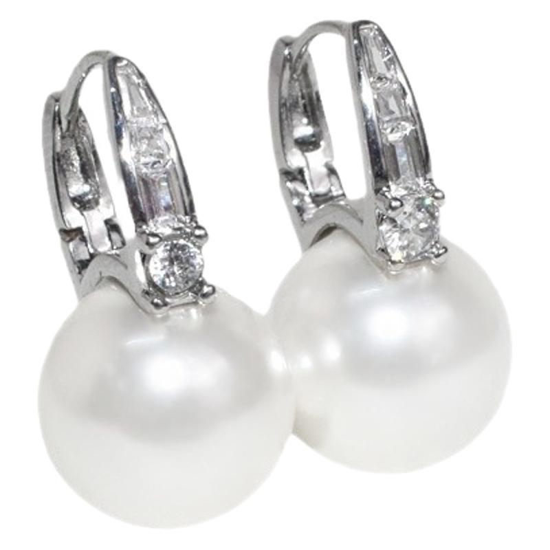 Stunning Gold Earring for Daily Wear