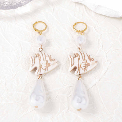 Beautiful Pearl Earring with Unique Style