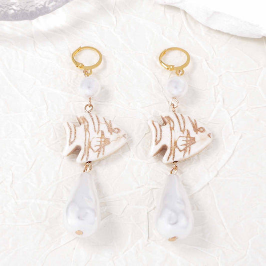 Beautiful Pearl Earring with Unique Style