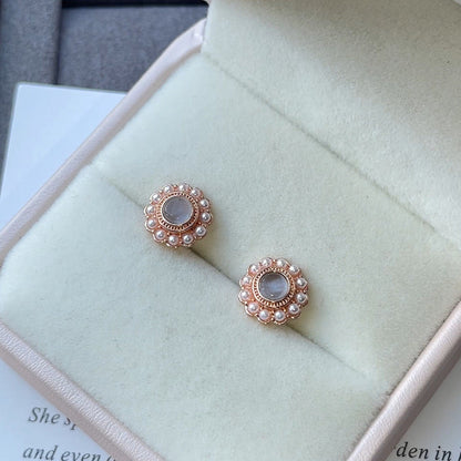 Classic Pearl Earring with Timeless Appeal