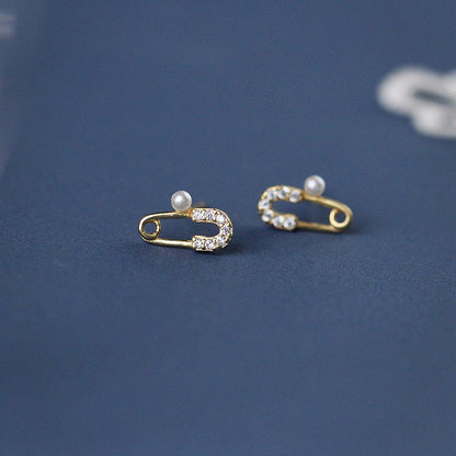 Classic Pearl Earring with Timeless Appeal