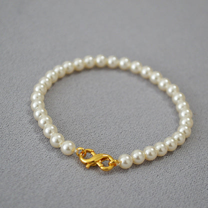 Classic Pearl Necklace with Timeless Appeal