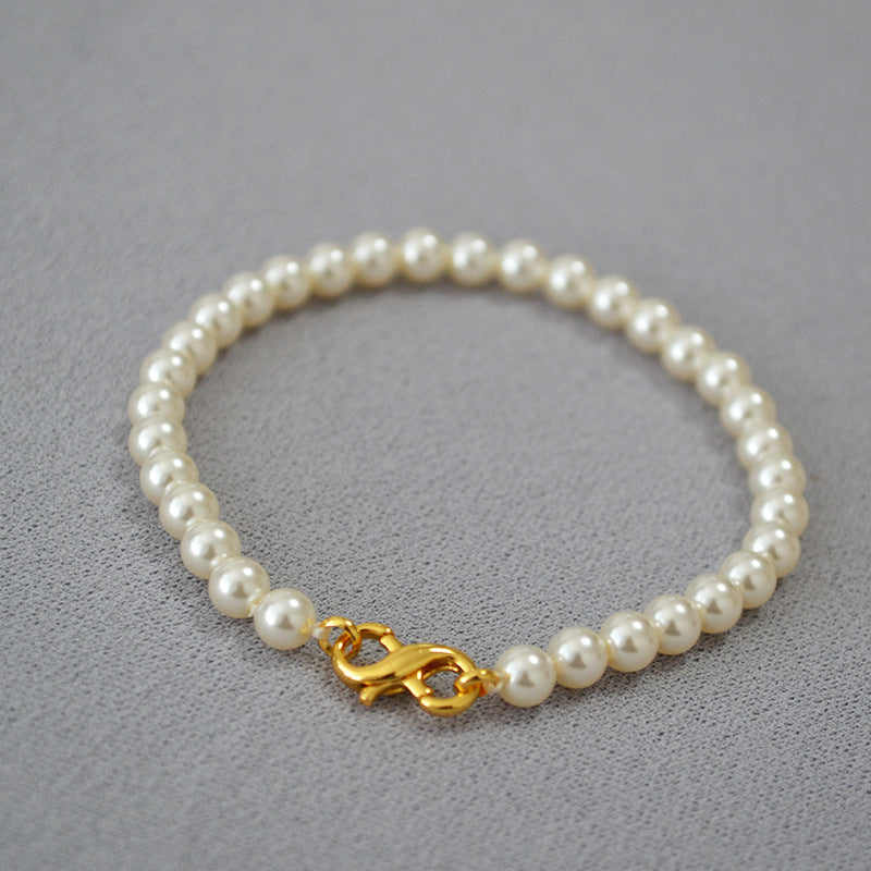 Classic Pearl Necklace with Timeless Appeal