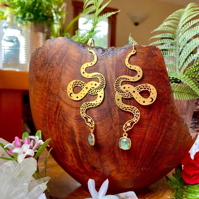 Beautiful Gold Earring with Unique Style