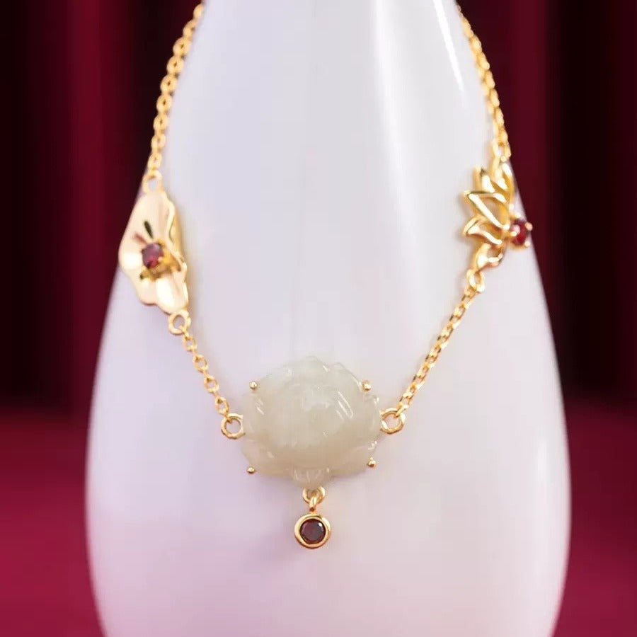 Stunning Gold Bracelet for Daily Wear