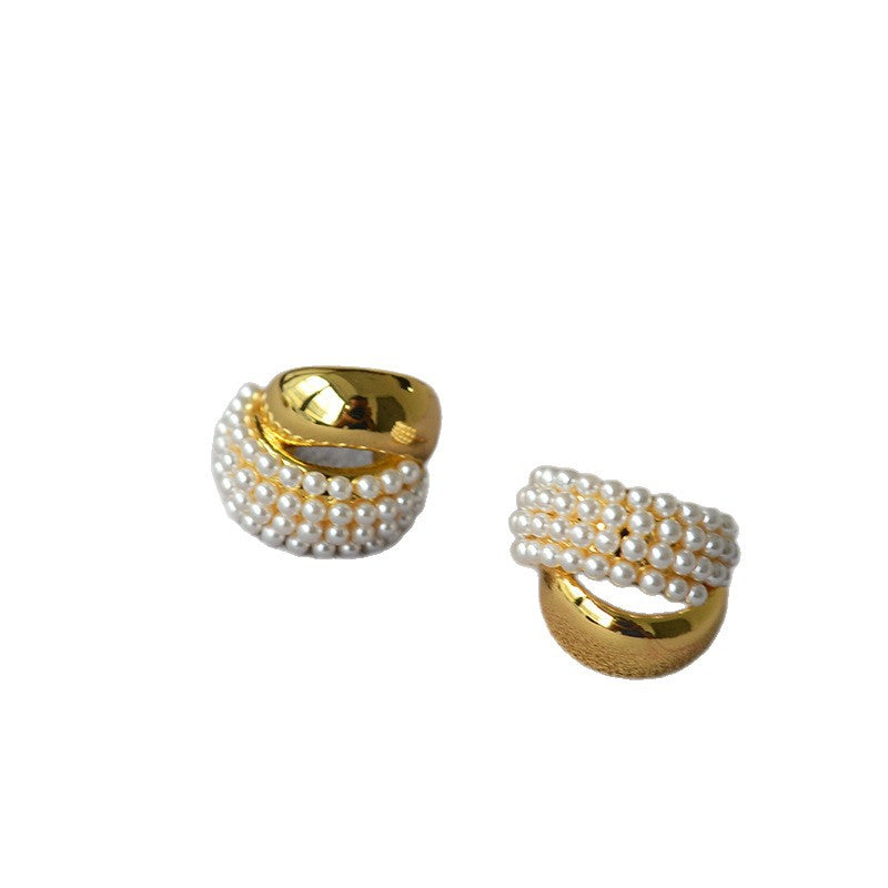 Beautiful Gold Earring with Unique Style