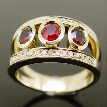 Classic Gold Ring with Timeless Appeal