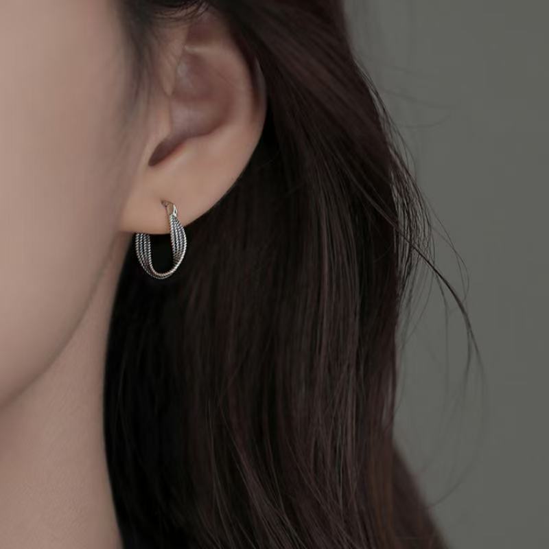 Charming Earring for Any Occasion
