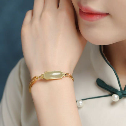 Romantic Gold Bracelet for Special Moments