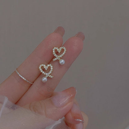 Charming Pearl Earring for Any Occasion