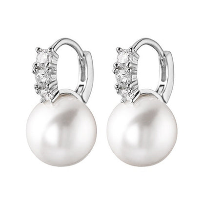 Classic Pearl Earring with Timeless Appeal