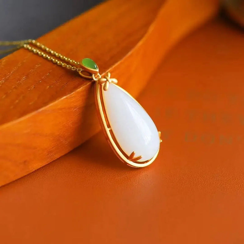 Stunning Silver Necklace for Daily Wear