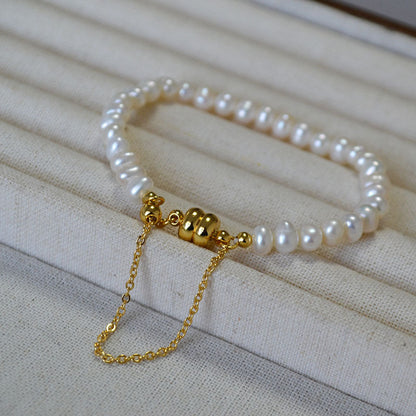 Classic Pearl Bracelet with Timeless Appeal