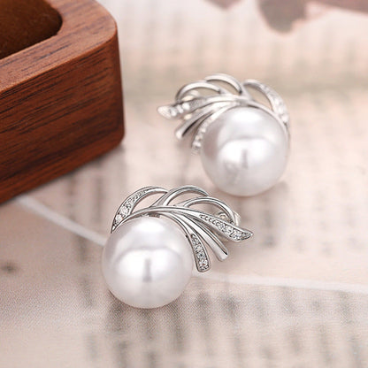 Beautiful Pearl Earring with Unique Style