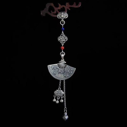 Charming Silver Pendant for Any Occasion