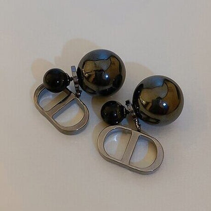 Charming Pearl Earring for Any Occasion