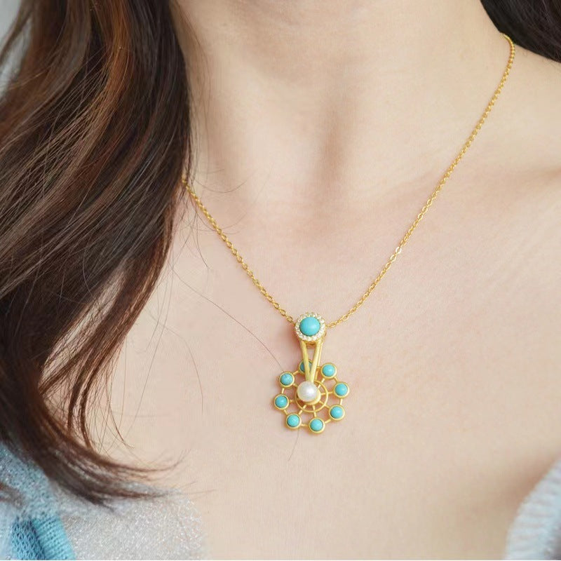 Beautiful Gold Necklace with Unique Style