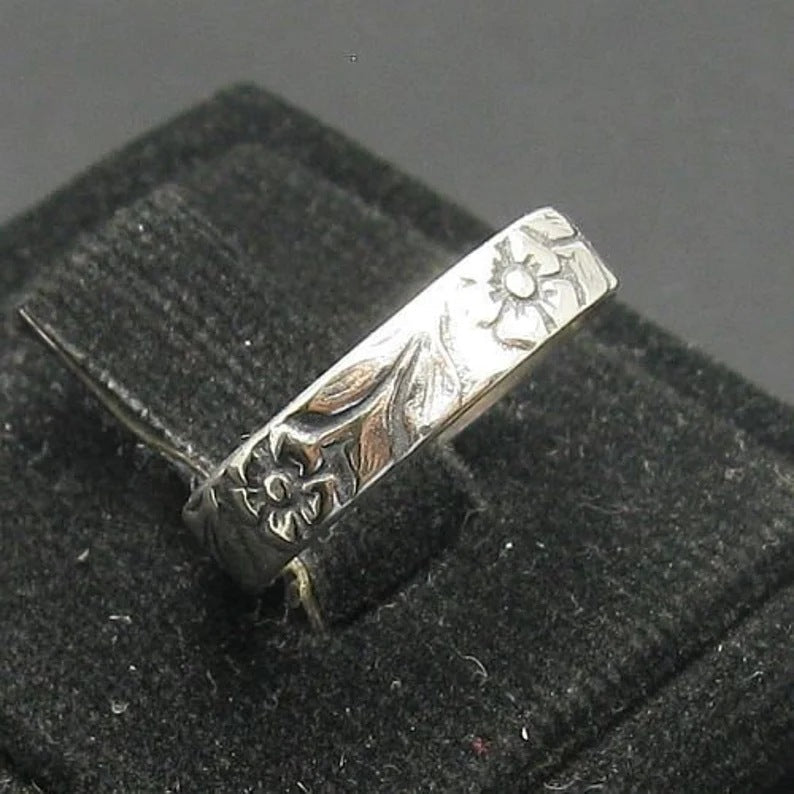 Stunning Silver Ring for Daily Wear