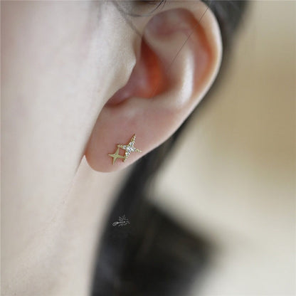 Classic Gold Earring with Timeless Appeal