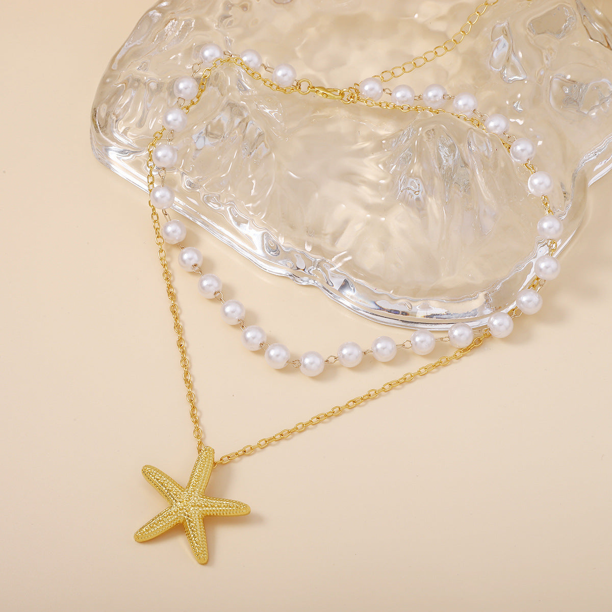 Classic Pearl Necklace with Timeless Appeal