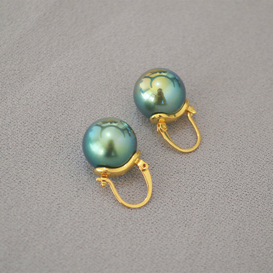 Romantic Gold Earring for Special Moments