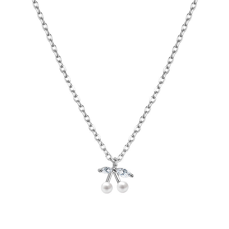 Beautiful Pearl Necklace with Unique Style