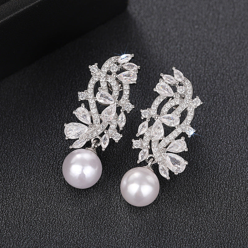 Classic Pearl Earring with Timeless Appeal