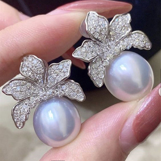 Classic Pearl Earring with Timeless Appeal