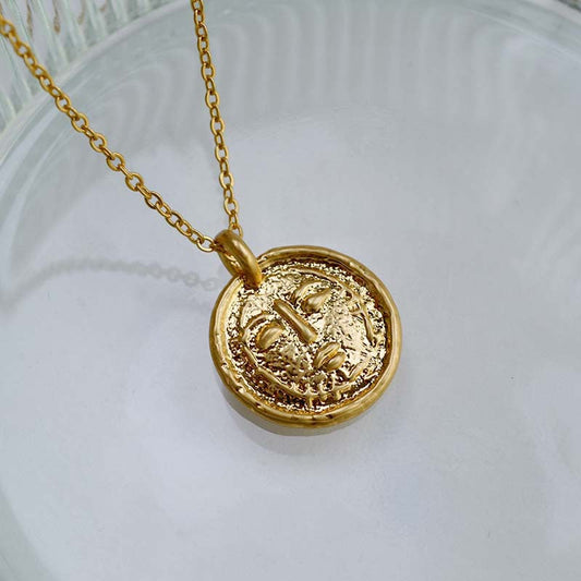 Beautiful Gold Necklace with Unique Style